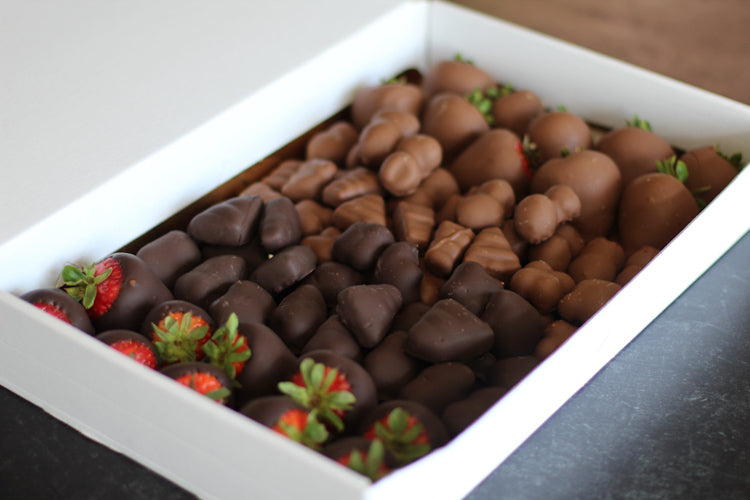 Fresh Chocolate Fruit Party Box (In Store Pickup Only)