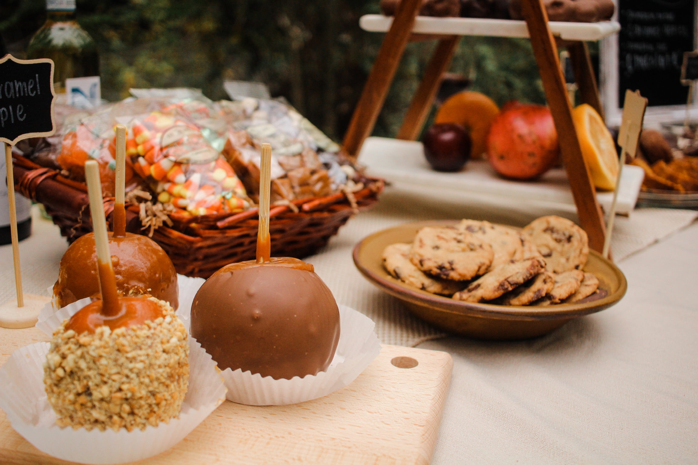 Thanksgiving Dessert Table